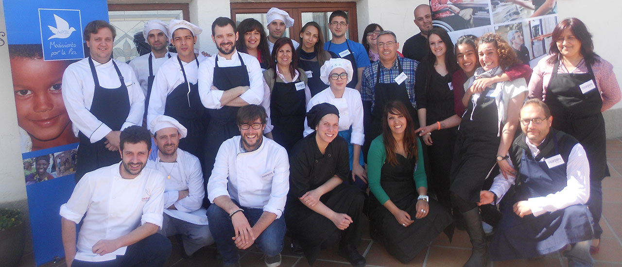 El chef Iván Cerdeño recibe a alumnas y alumnos de cocina del MPDL