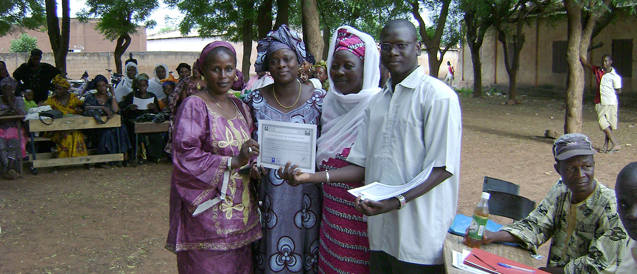 La alfabetización, una herramienta esencial para el desarrollo de las comunidades rurales en Mali