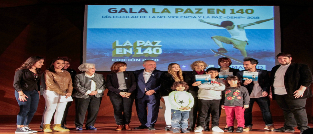 Día Escolar de la No-Violencia y la Paz 